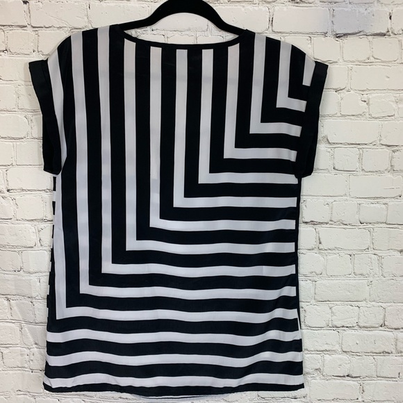 Maurices Sheer Black and White Geometric Blouse🔥 - Picture 2 of 6